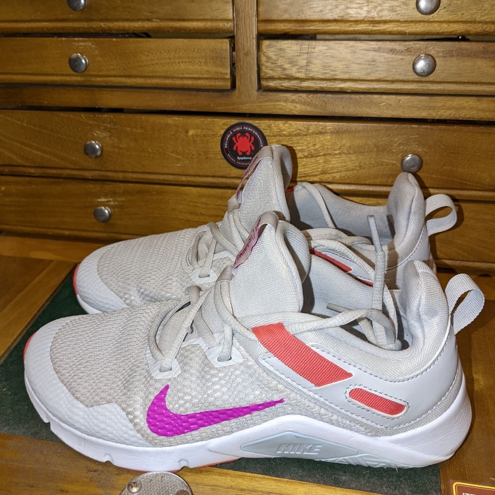 Nike Legend Essential